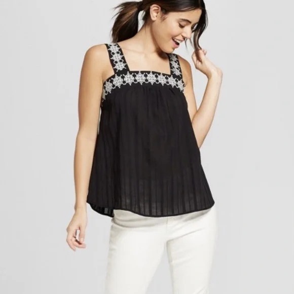Universal Thread Black Tank Top - Picture 1 of 5